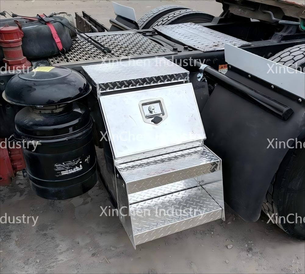 aluminum truck step toolbox.jpg